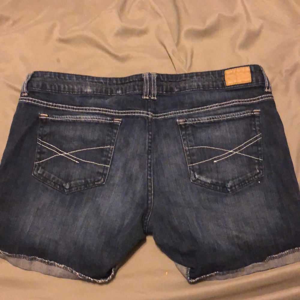 Shorts - Picture 4 of 4
